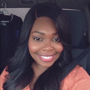 Meet your Posher, Angela